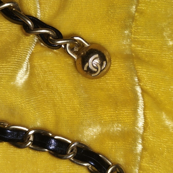 Vintage CHANEL cross over chain wallet bag - Picture 11 of 12